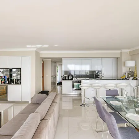 Apartment Belle Vue Et Proche De Monaco